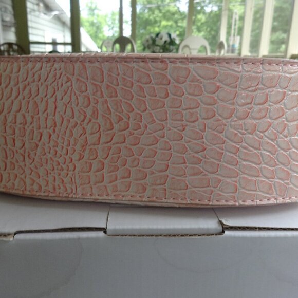 Candice ( LA)  light pink shoulder bag new with tags snake skin design stands up - Picture 7 of 13